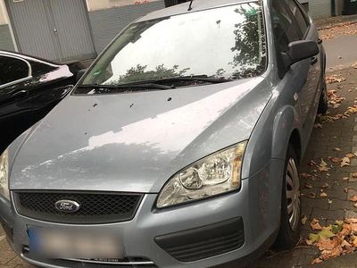 Blau Gebraucht 2005 Ford Focus Limousine | 750 € (Guter Preis)