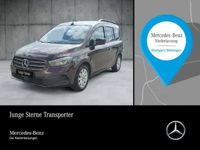 Gebraucht Mercedes T180 Progressive 116 PS (85 kW) 2023 Rot Van / Kleinbus