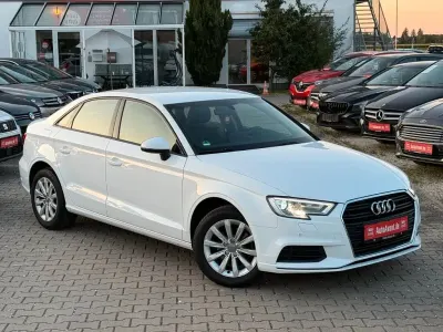 Gebraucht Audi A3 Sport 116 PS (85 kW) 2018 Weiß Limousine