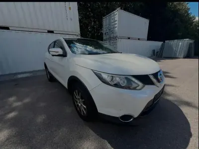 Gebraucht Nissan Qashqai 360º 116 PS (85 kW) 2015 Silber SUV