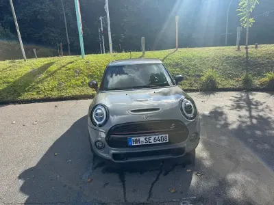 Używany Mini Cooper S Classic 178 KM (130 kW) 2021 Szary Hatchback