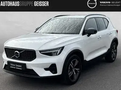 Gebraucht Volvo XC40 Plus 197 PS (144 kW) 2025 Crystal weiß perleffekt SUV