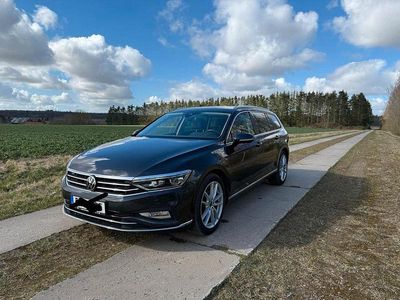 Gebraucht VW Passat Elegance 150 PS (110 kW) 2021 Grau Kombi