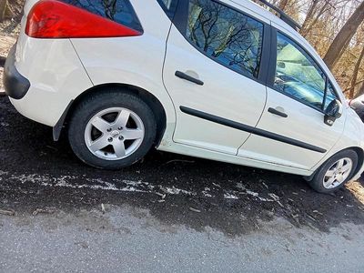 Gebraucht Peugeot 207 90 PS (66 kW) 2008 Gelb Kleinwagen