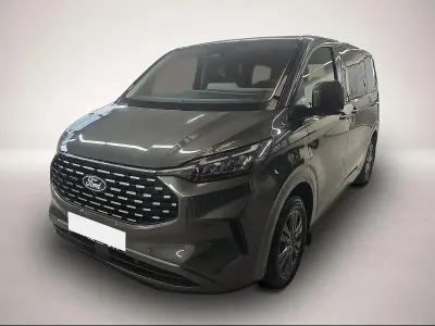 Gebraucht Ford Tourneo Custom Titanium 170 PS (125 kW) 2026 Manufacturer Van