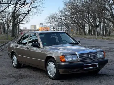 Gebraucht Mercedes 190 118 PS (86 kW) 1990 Braun Limousine