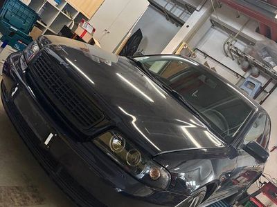 Occasion Audi A4 101 ch (74 kW) 1996 Violet Berline