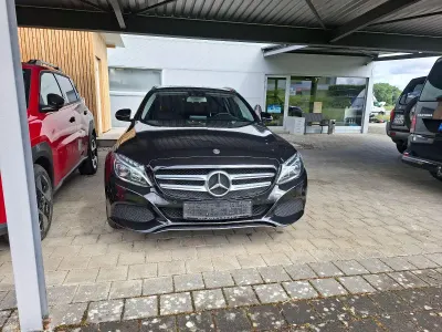 Gebraucht Mercedes C200 Avantgarde 184 PS (135 kW) 2018 Schwarz Kombi