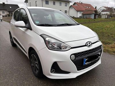 Gebraucht Hyundai i10 Style 87 PS (63 kW) 2017 Weiß Kleinwagen