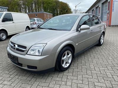 Begagnad Opel Vectra 122 HK (89 kW) 2005 Grå Sedan