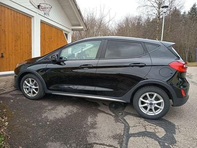 Second-hand Ford Fiesta Active 101 CP (74 kW) 2018 Negru Hatchback