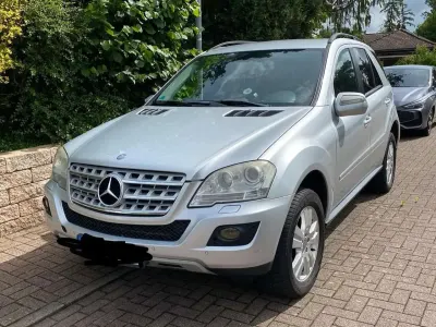 Gebraucht Mercedes ML320 224 PS (164 kW) 2009 Silber SUV