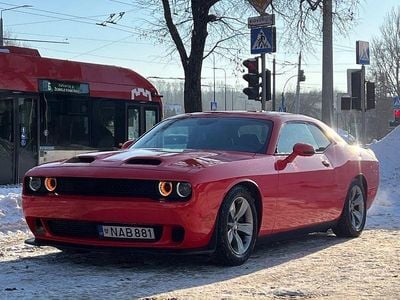 Orange Gebraucht 2021 Dodge Challenger Coupé | 18.800 €