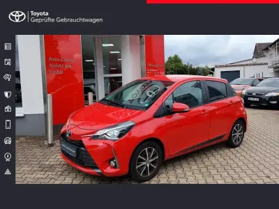 Gebraucht Toyota Yaris Connect Style 111 PS (81 kW) 2019 Rot Limousine