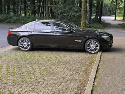 Gebraucht BMW 750L 449 PS (330 kW) 2011 Schwarz Limousine