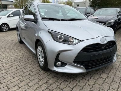 Second-hand Toyota Yaris Hybrid 92 CP (67 kW) 2021 Argintiu Berlinǎ
