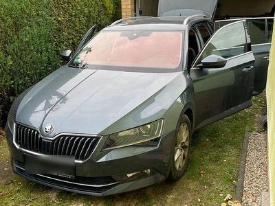 Gebraucht Skoda Superb Style 180 PS (132 kW) 2018 Grau Kombi