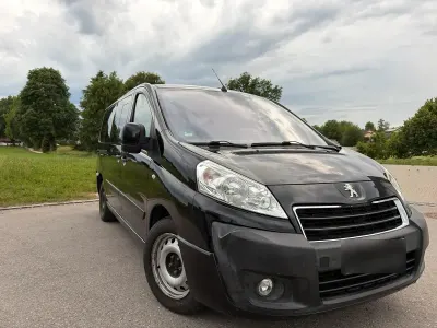 Gebraucht Peugeot TePee 163 PS (119 kW) 2013 Schwarz Van / Kleinbus