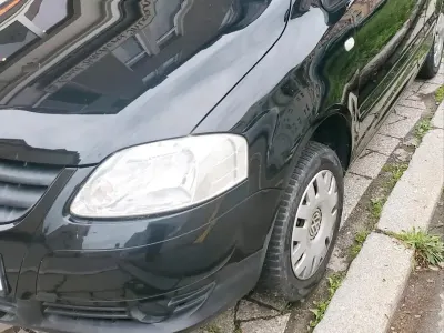 Usado VW Fox Refresh 54 CV (39 kW) 2010 Negro Utilitario