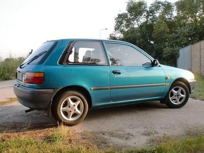 Gebraucht Toyota Starlet 75 PS (55 kW) 1996 Blau Kleinwagen