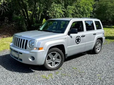 Gebraucht Jeep Patriot Sport 170 PS (125 kW) 2008 Silber SUV