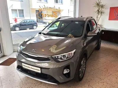 Gebraucht Kia Stonic Platinum Edition 120 PS (88 kW) 2019 (urg) urbangrün met. SUV