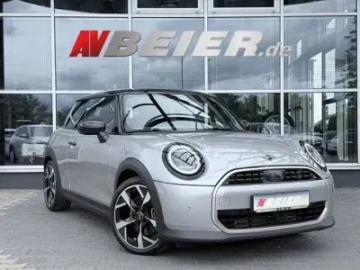 Gebraucht Mini Cooper 156 PS (114 kW) 2024 Melting silver iii Kleinwagen