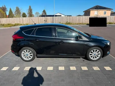 Gebraucht Ford Focus 125 PS (91 kW) 2015 Schwarz Limousine