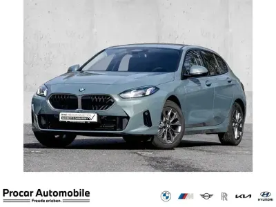 Używany BMW 120 Shadowline 170 KM (125 kW) 2025 Zielony Hatchback