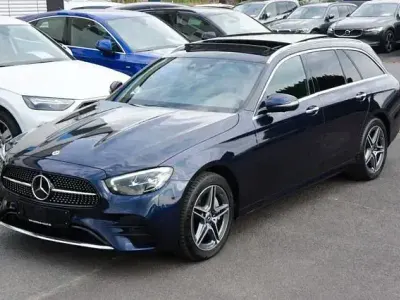 Gebraucht Mercedes E300 AMG line 306 PS (225 kW) 2023 Blau Limousine