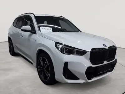 Gebraucht BMW iX1 M Sport 230 kW (313 PS) 2023 Alpinweiß SUV