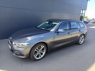 Gebraucht BMW 318 Sport Line 150 PS (110 kW) 2015 Grau Kombi