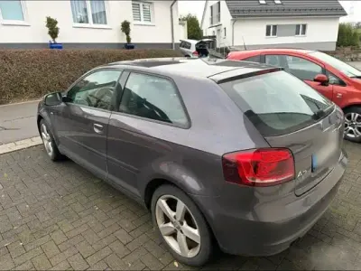 Gebraucht Audi A3 S-Line 105 PS (77 kW) 2010 Violet Kleinwagen