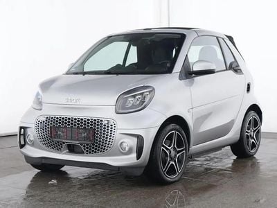 Cool silver (metallic) Gebraucht 2024 Smart ForTwo Electric Drive Exclusive Cabrio | 19.222 € (Fairer Preis)
