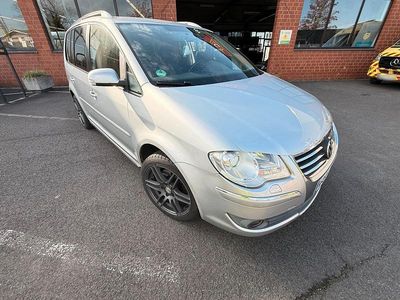 Second-hand VW Touran 170 CP (125 kW) 2009 Argintiu Monovolum