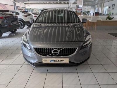 Gebraucht Volvo V40 Momentum 152 PS (111 kW) 2019 Osmium grey / metallic Limousine