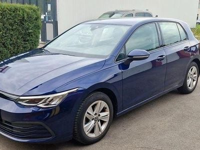 Używany VW Golf VIII Life 150 KM (110 kW) 2020 Niebieski Sedan/Limuzyna