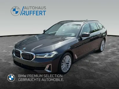 Gebraucht BMW 540 340 PS (250 kW) 2023 Sophistograu brillanteffekt Kombi