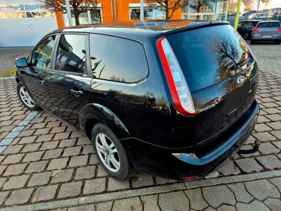 Gebraucht Ford Focus Viva 109 PS (80 kW) 2011 Schwarz Limousine