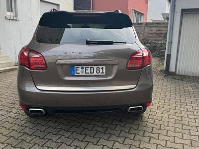 Second-hand Porsche Cayenne 240 CP (176 kW) 2011 Maro SUV