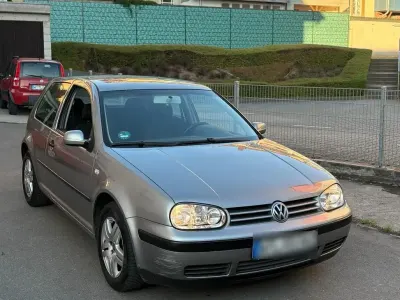 Gebraucht VW Golf IV Edition 115 PS (84 kW) 2001 Grau Kleinwagen
