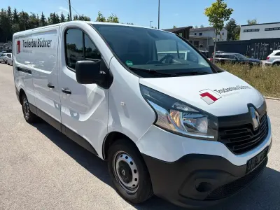 Gebraucht Renault Trafic Komfort 116 PS (85 kW) 2015 Weiß Van / Kleinbus