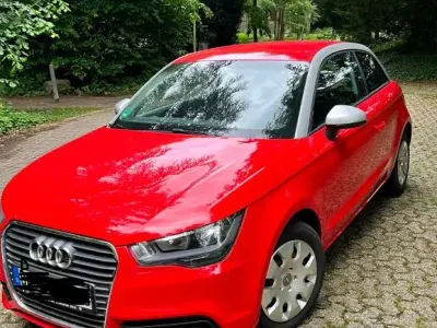 Gebraucht Audi A1 Attraction 86 PS (63 kW) 2011 Rot Kleinwagen