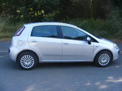 Gebraucht Fiat Punto 77 PS (56 kW) 2010 Grau Kleinwagen
