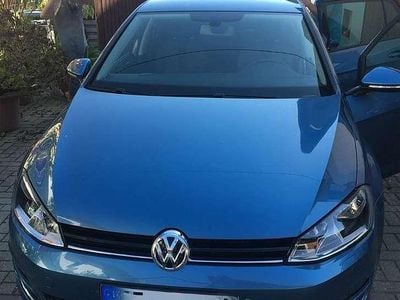 Blau Gebraucht 2016 VW Golf VII Allstar Kleinwagen | 9.499 € (Fairer Preis)