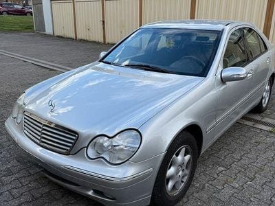 Silber Gebraucht 2001 Mercedes C180 Elegance Limousine | 3.750 € (Etwas zu teuer)