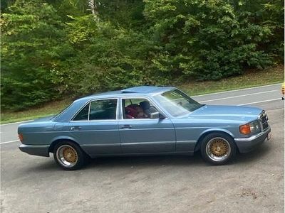 Gebraucht Mercedes E300 180 PS (132 kW) 1986 Blau Limousine