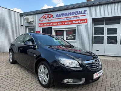 Gebraucht Opel Insignia Edition 140 PS (102 kW) 2009 Schwarz Limousine
