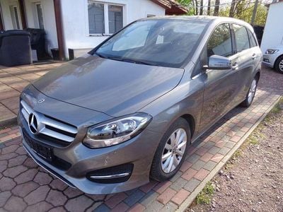 Usata Mercedes B180 122 CV (89 kW) 2018 Grigio Monovolume