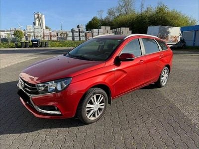 Second-hand Lada Vesta 106 CP (77 kW) 2018 Roșu Break